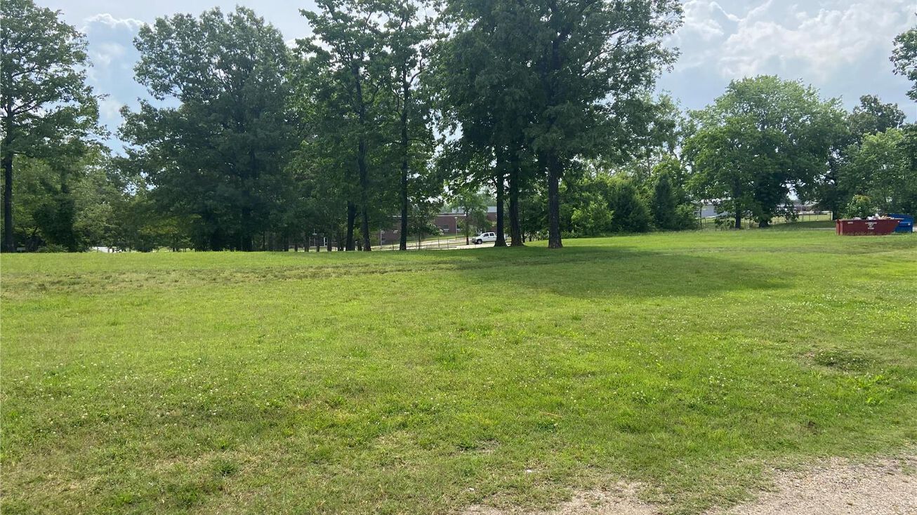 1224 N Westwood Blvd, Poplar Bluff, MO 63901