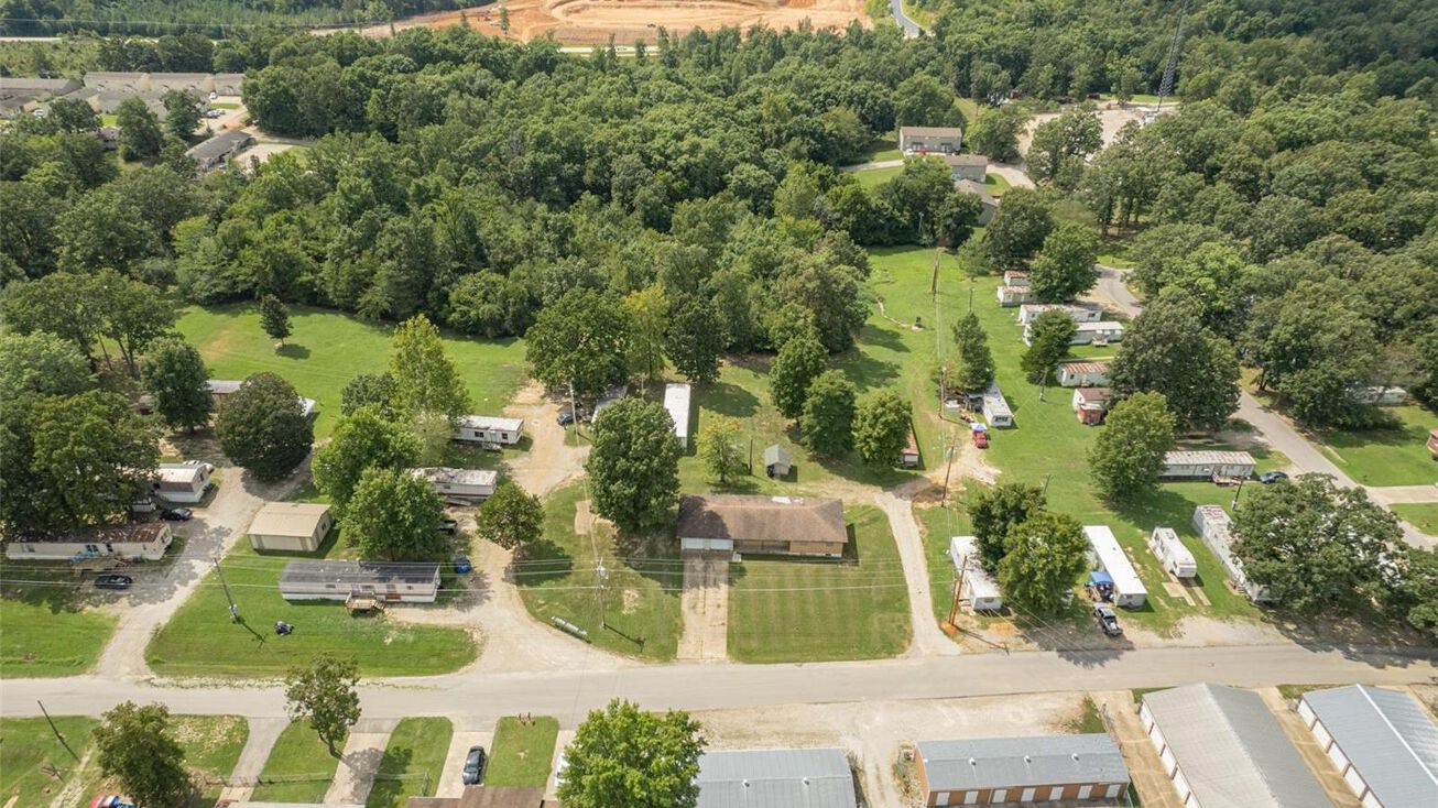 2747 Hickman Rd, Poplar Bluff, MO 63901