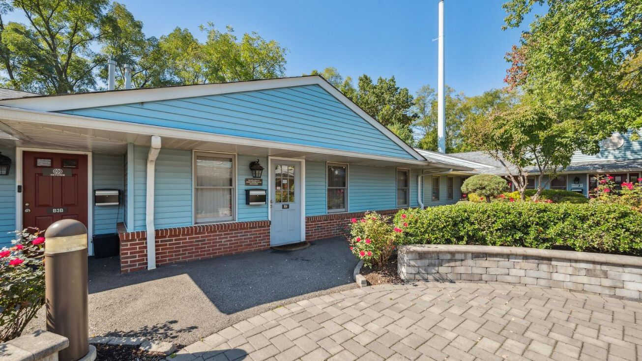 575 Cranbury Road 4, East Brunswick, NJ 08816