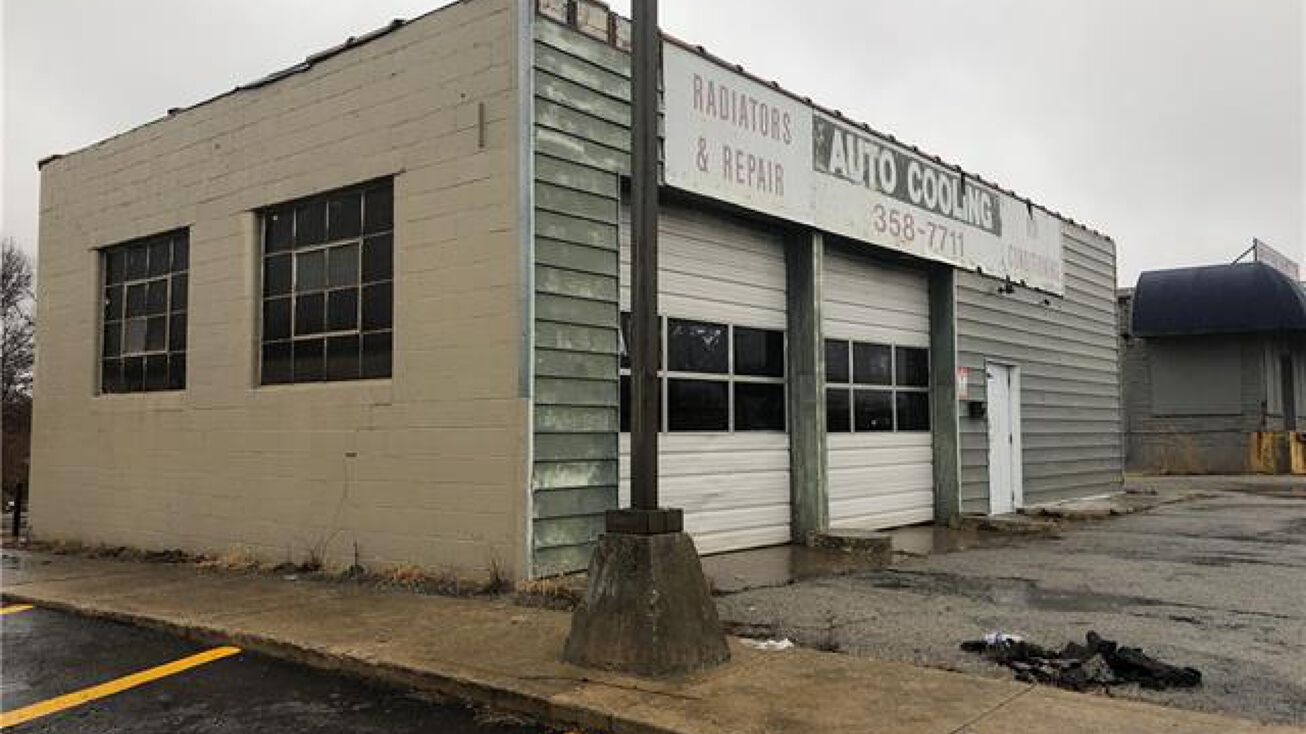 9100 E M 350 Highway, Raytown, MO 64123