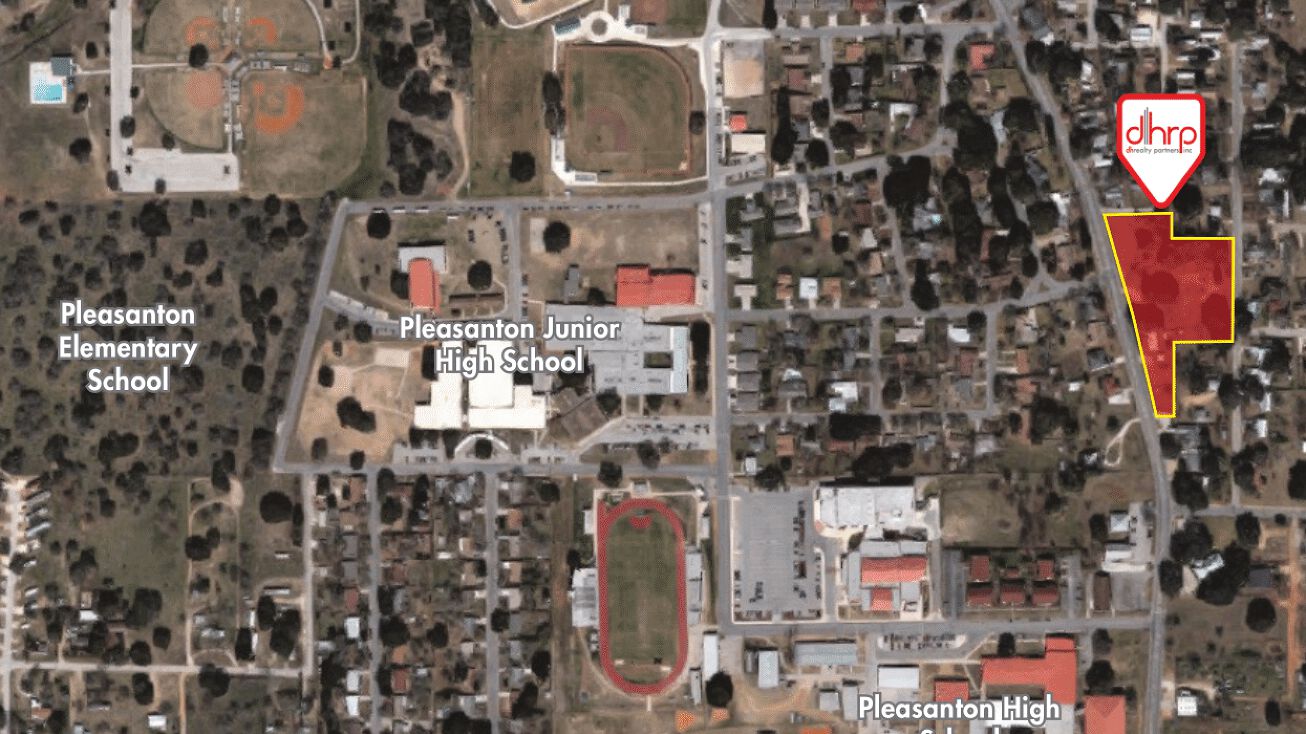 922 N Bryant St, Pleasanton, TX 78064