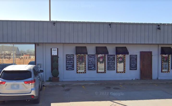 Pictures of Land, Office, Retail property located at 926 N Flood Ave, Norman, OK 73069 for sales - image #1