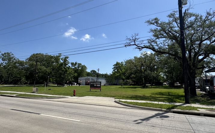 Pictures of Land property located at 2818 Hwy 146, Seabrook, TX 77586 for sales - image #1