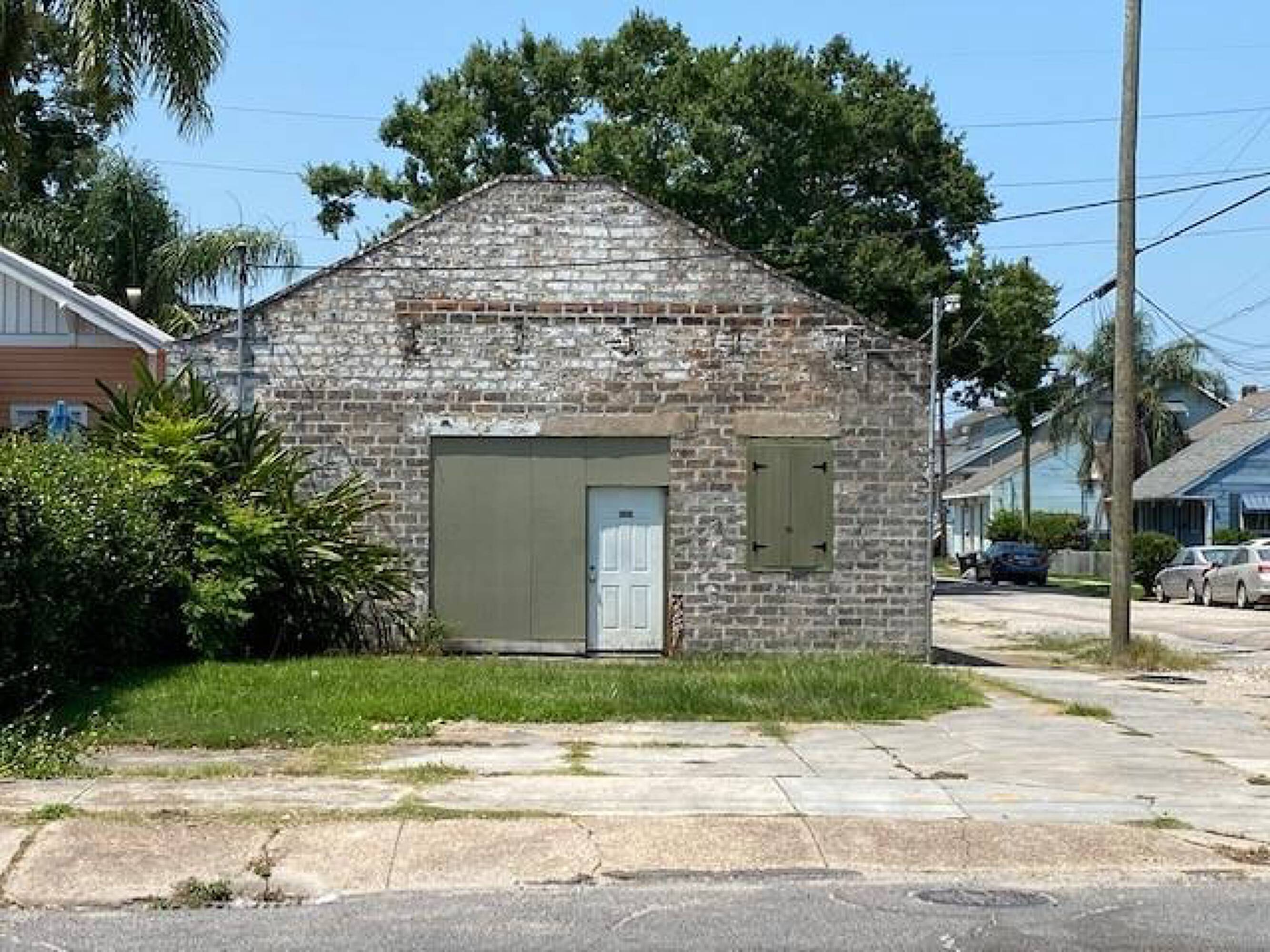 8338 Willow St, New Orleans, LA 70118
