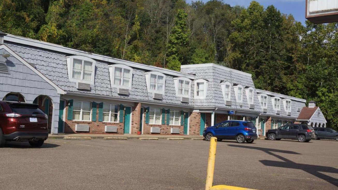 275 S Whitewoman St, Coshocton, OH 43812 Hospitality Property for Sale Country Squire Inn