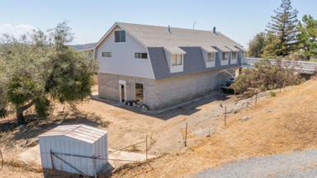 49993 Blossom Ln, Squaw Valley, CA 93675