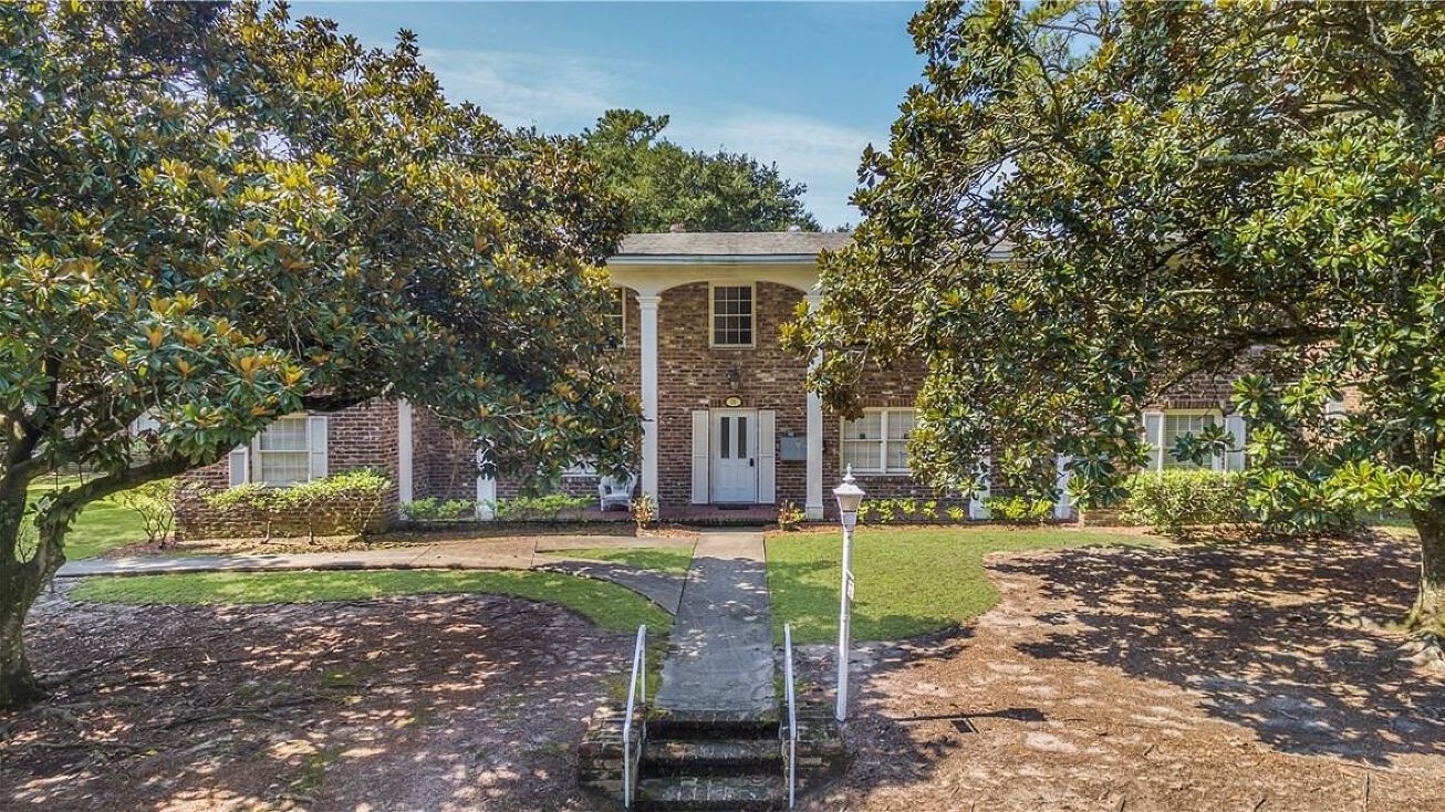 29 E 67th St, Savannah, GA 31405