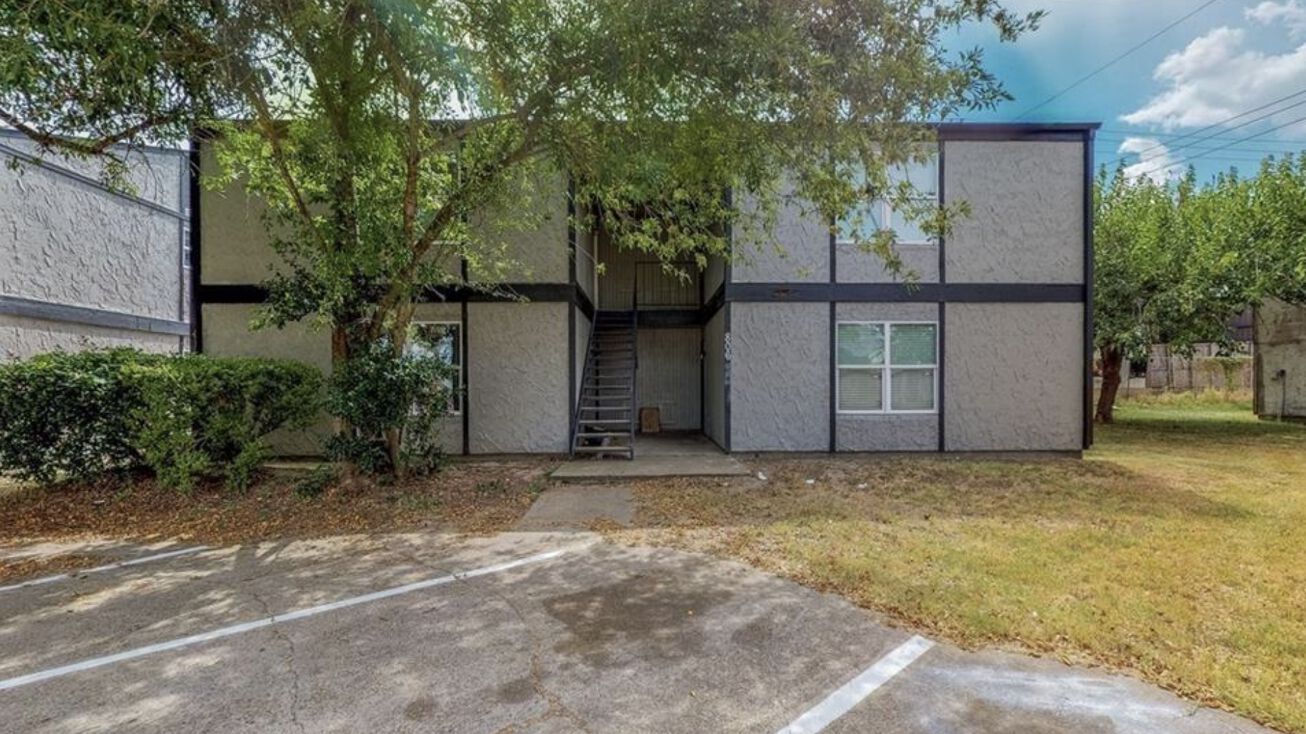 806 Oran Cir, Bryan, TX 77801