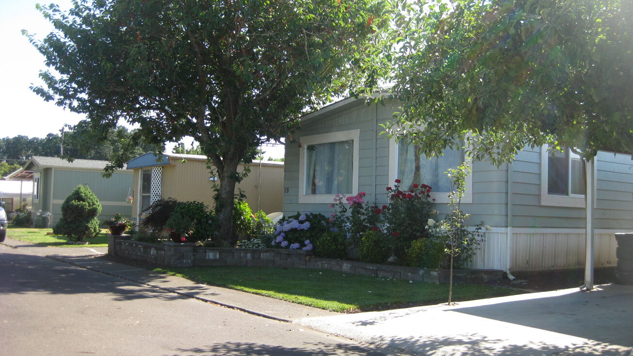 11823 NE Carl Rd, Woodburn, OR 97071