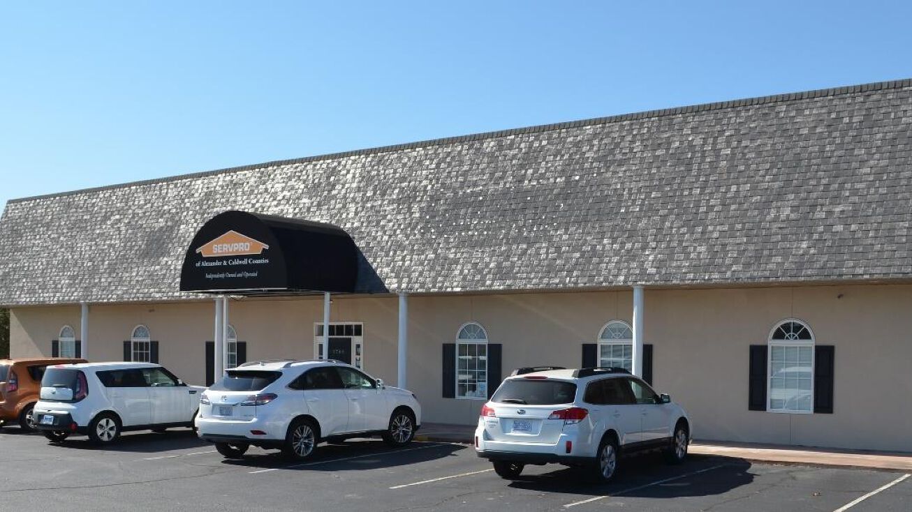 1744 Connelly Springs Rd, Lenoir, NC 28645