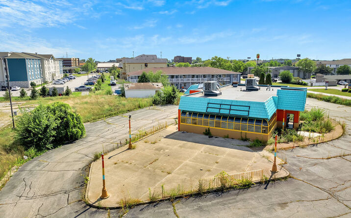 Pictures of Office property located at 1441 E 82nd Ave, Merrillville, IN 46410 for sales - image #1