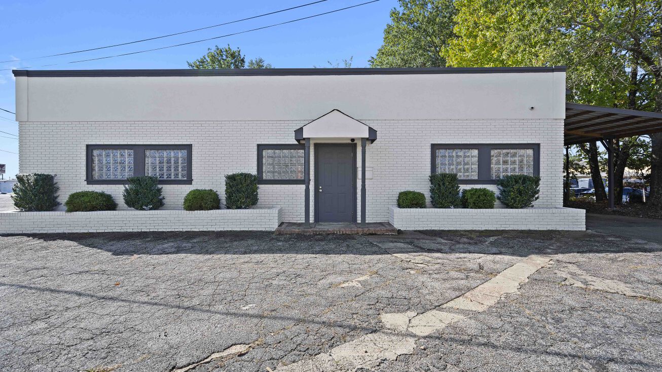 917 Gresham Rd NE, Marietta, GA 30062