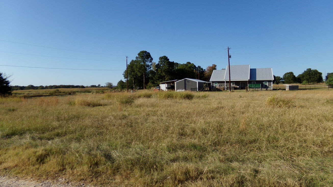 715 Daniel St, Blossom, TX 75416