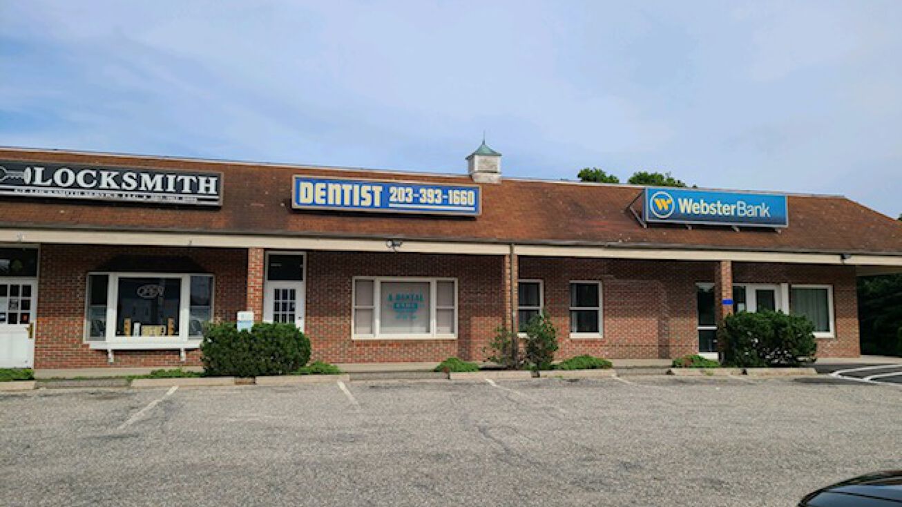 696 Amity Rd, Bethany, CT 06524