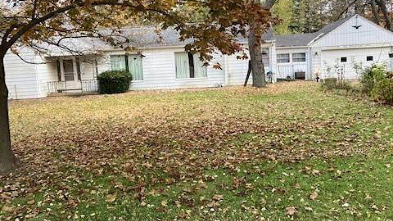 15087 N Holly Rd, Holly, MI 48442