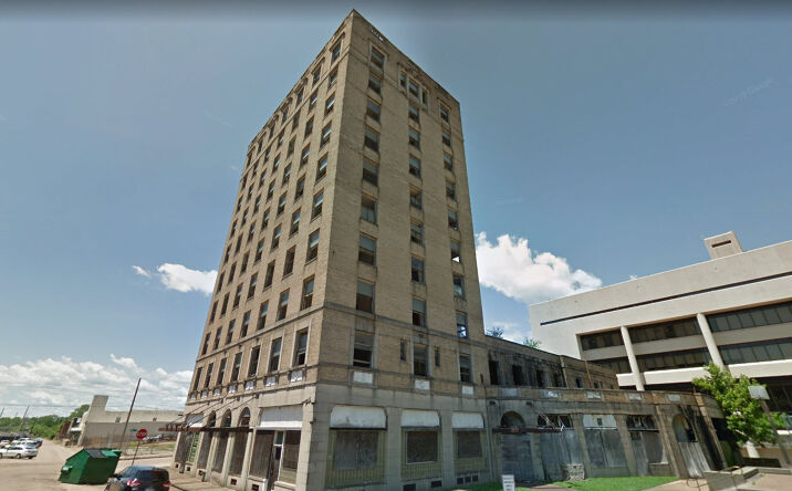Pictures of Office property located at 100 Main St, Texarkana, TX 75501 for sales - image #1