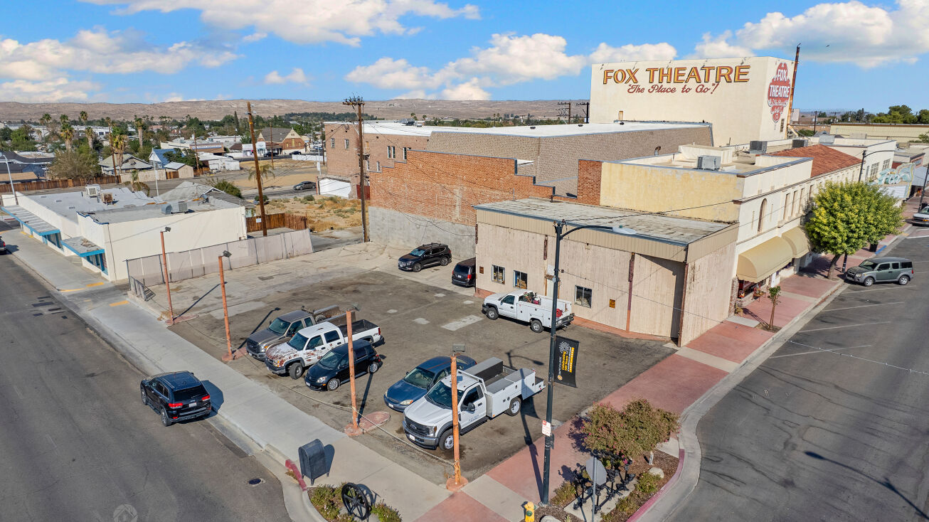 528 Center St, Taft, CA 93268