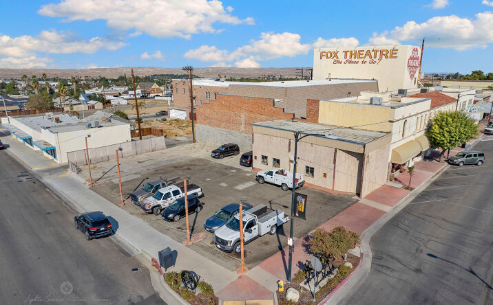Pictures of Retail property located at 528 Center St, Taft, CA 93268 for sales - image #1
