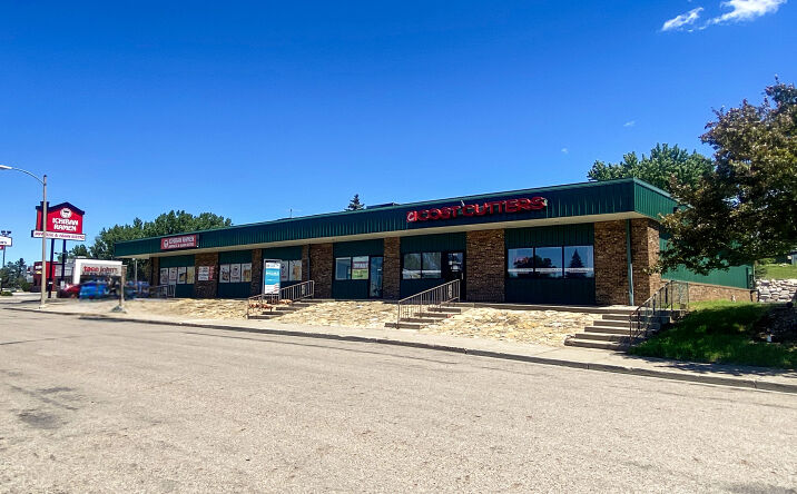 Pictures of Retail property located at 1825 N 13th St, Bismarck, ND 58501 for sales - image #1