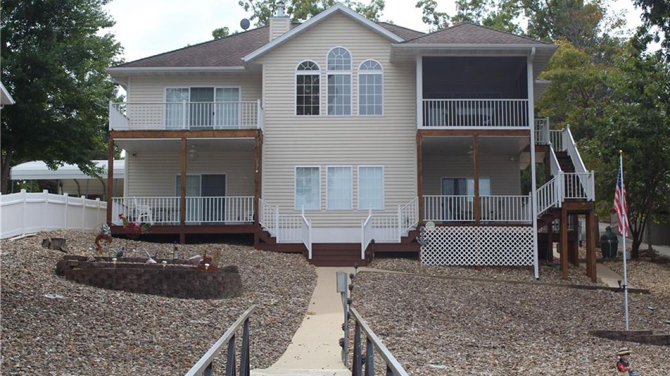 32168 Pelican Point Rd, Gravois Mills, MO 65037