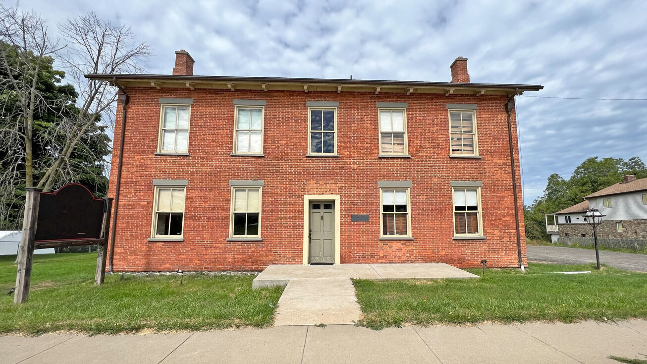 4838 W Ridge Rd, Erie, PA 16506