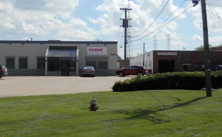 Pictures of Industrial property located at 33010-33050 Lakeland Blvd, Eastlake, OH 44095 for comps - image #1