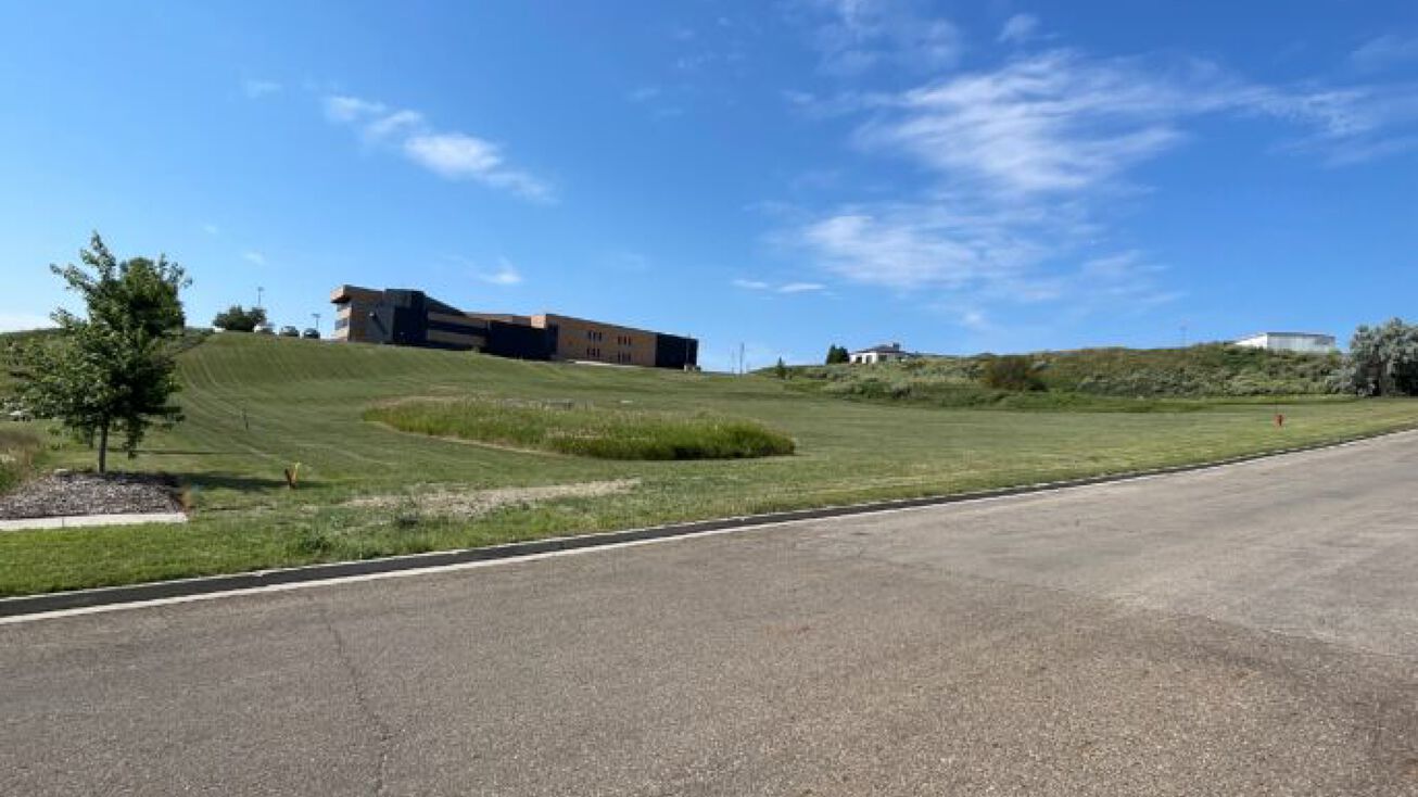 27th St N, Mandan, ND 58554