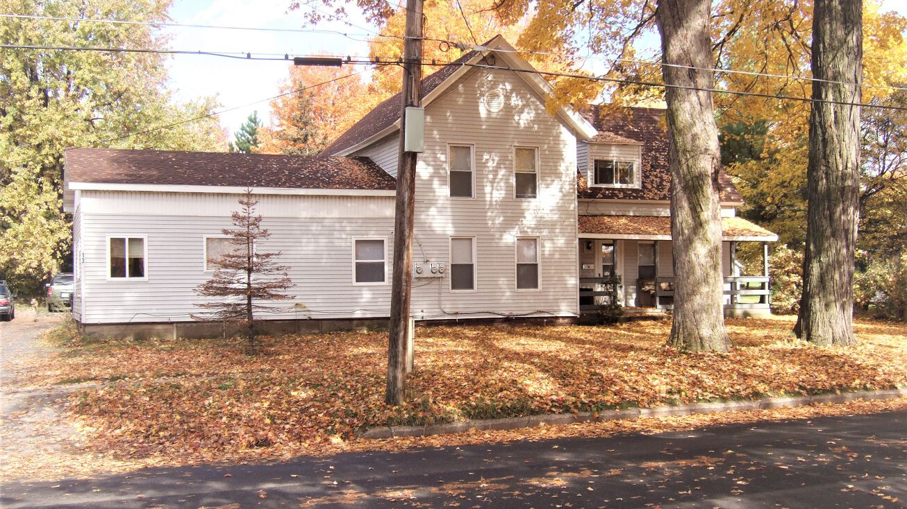 13 Walnut St, Potsdam, NY 13676