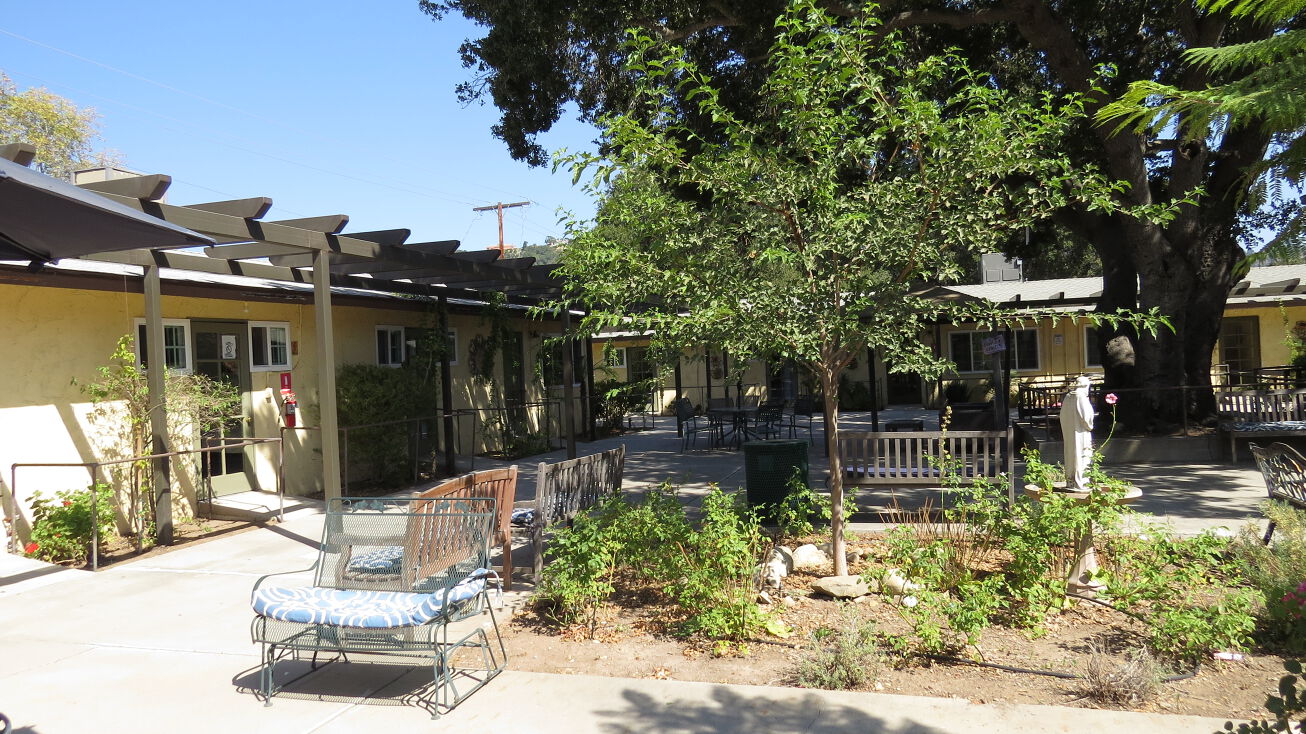 907 El Centro St, Ojai, CA 93023 Senior Living Property for Sale on