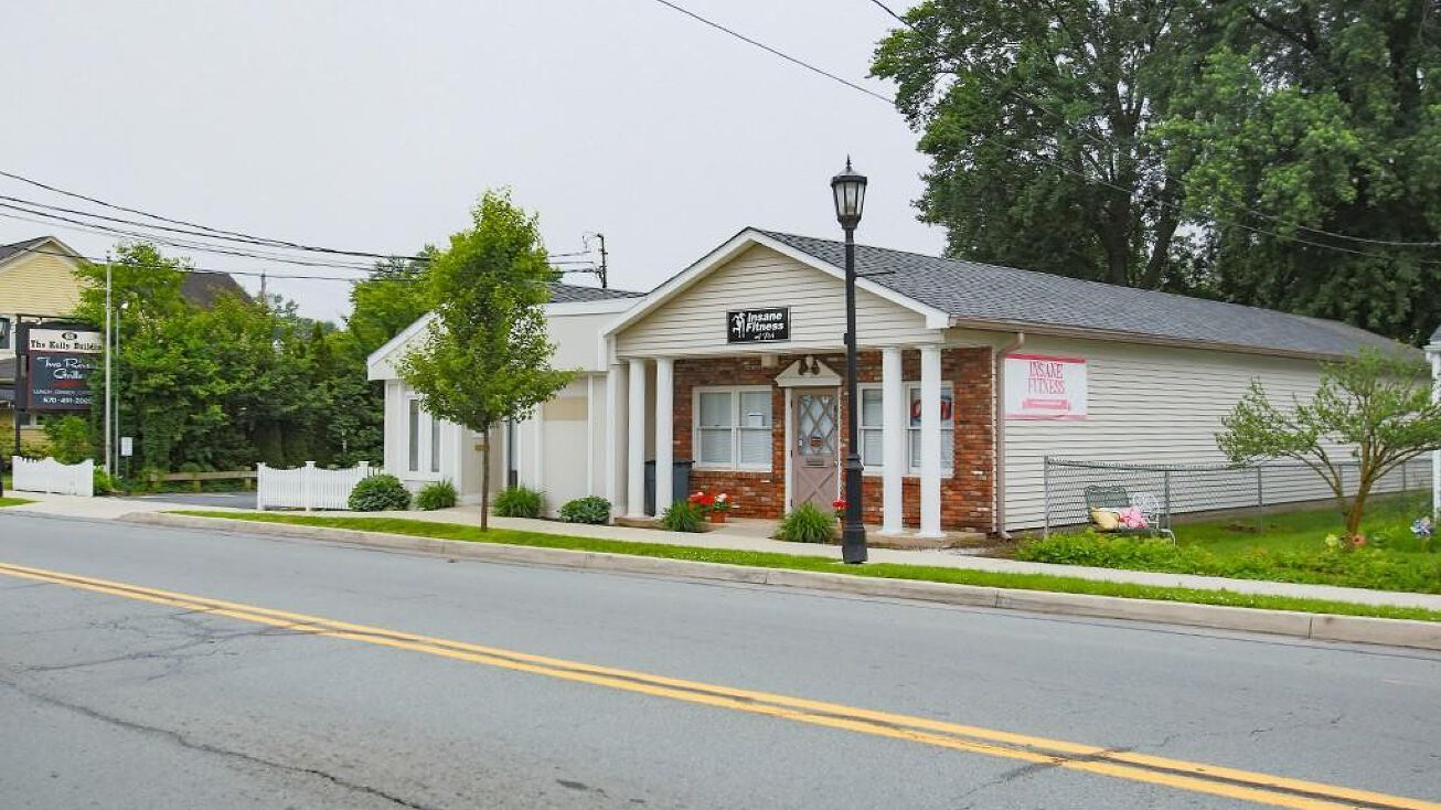 605 Pennsylvania Ave, Matamoras, PA 18336