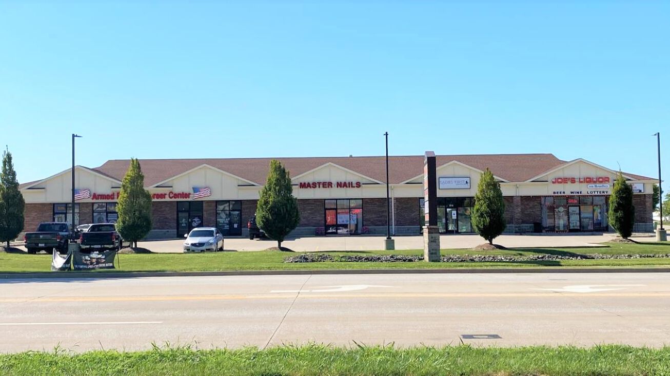 Pictures of Retail property located at 1807 W Bradley Ave, Champaign, IL 61821 for sales - image #1