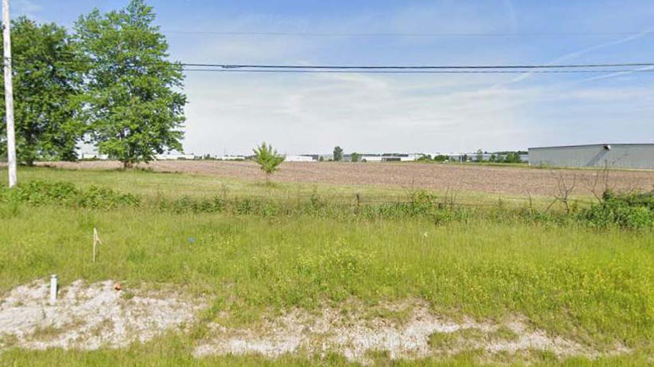 9220 Ardmore Ave, Fort Wayne, IN 46809