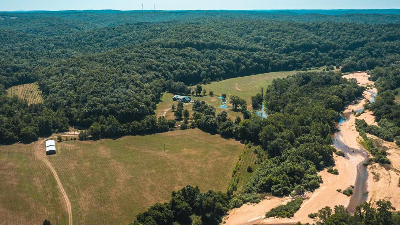 2653 Co Rd 400, Ellington, MO 63638