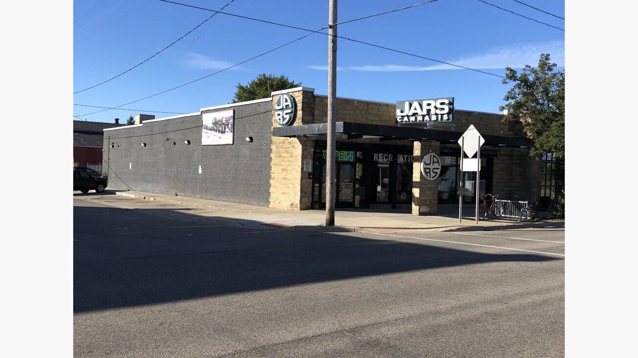 901 W Main St, Owosso, MI 48867