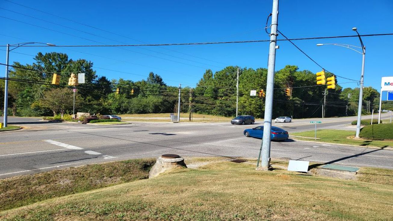 Helena Rd at Beaver Creek Pkwy, Pelham, AL 35124