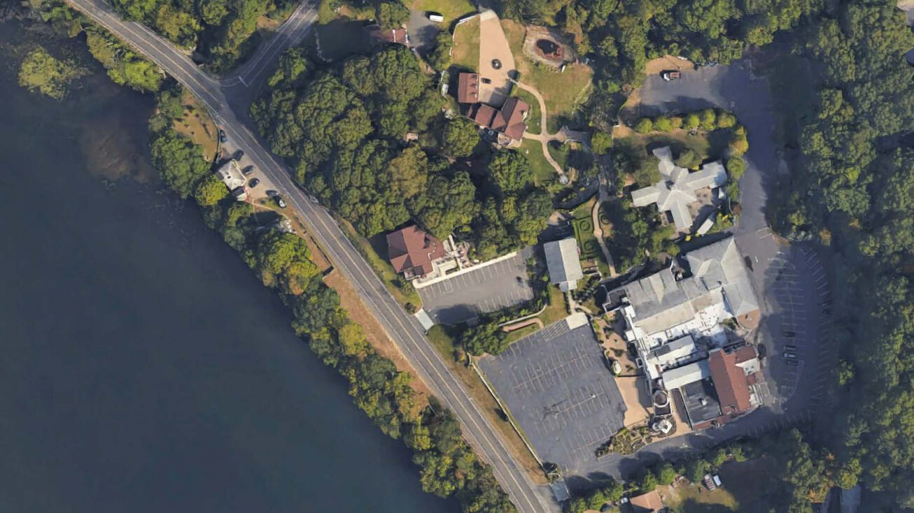 312 Roosevelt Dr, Seymour, CT 06483 Hospitality Property for Sale