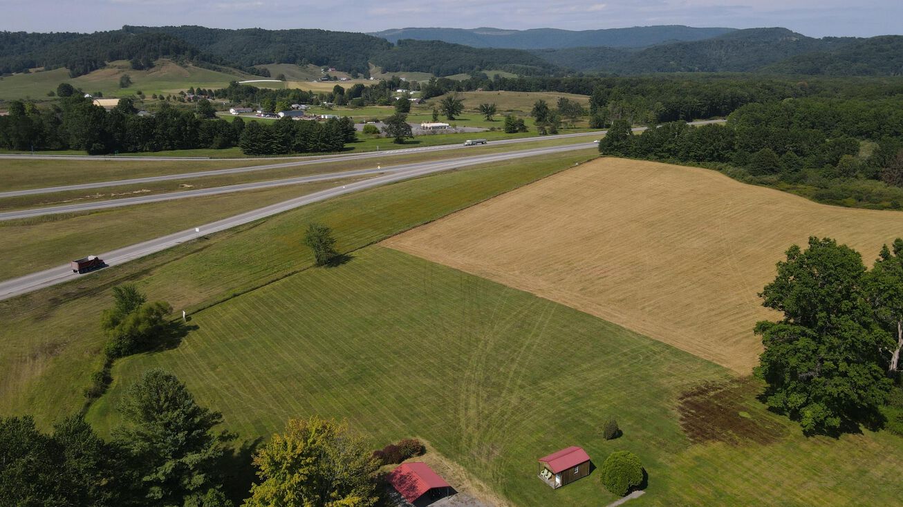 15415 W Midland Trl, Crawley, WV 24931