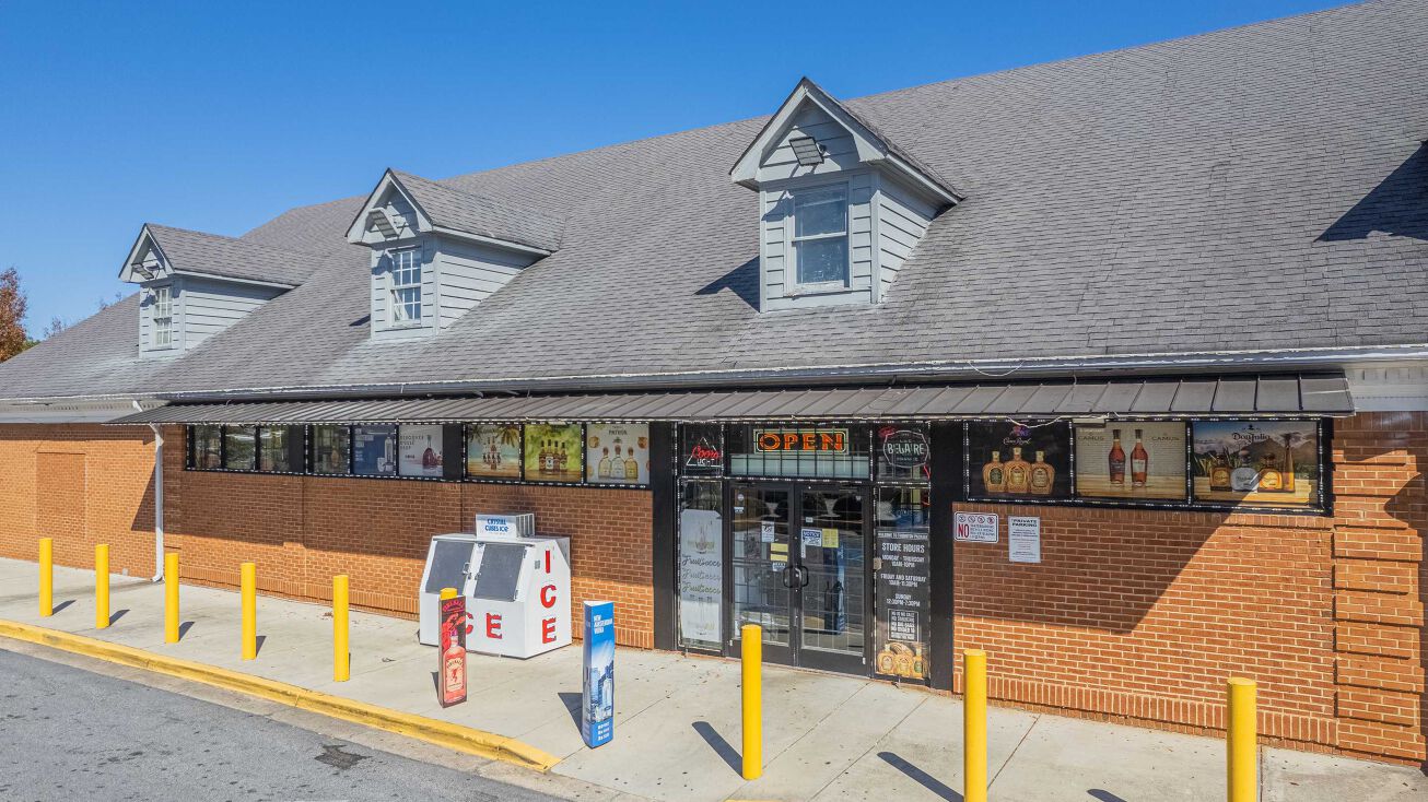Pictures of Retail property located at 535 Maxham Rd, Lithia Springs, GA 30122 for sales - image #1