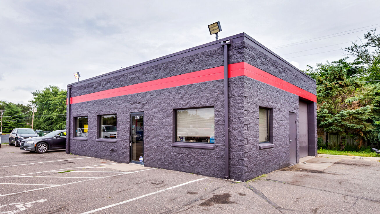 8547 Central Ave NE, Blaine, MN 55434