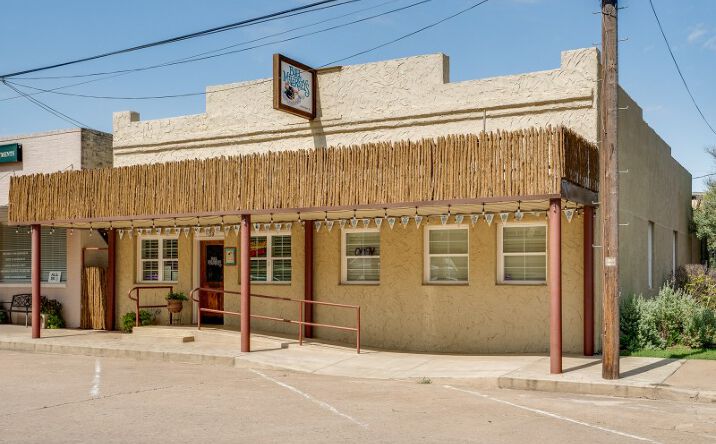 Pictures of Retail property located at 109 N Main St, Henrietta, TX 76365 for sales - image #1