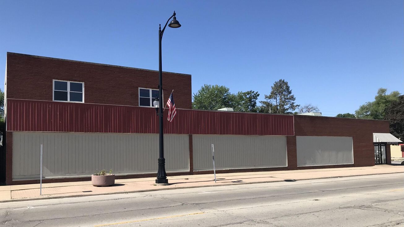 1026 1st Ave, Silvis, IL 61282