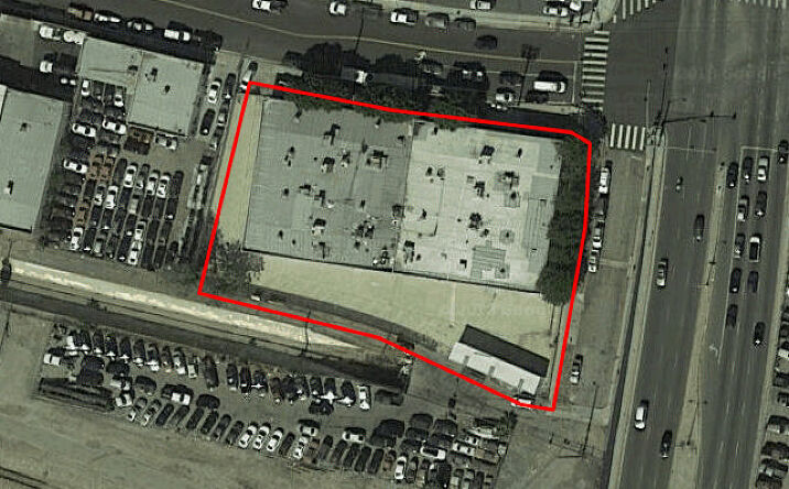 image of property at 13704 SATICOY ST Panorama City CA 91402-6518