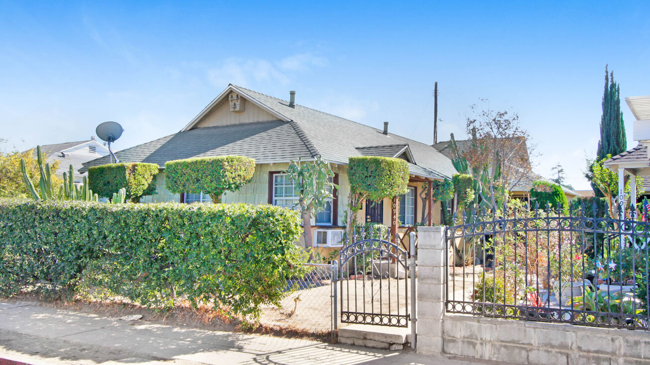 10940 Oxnard St, Los Angeles, CA 91606