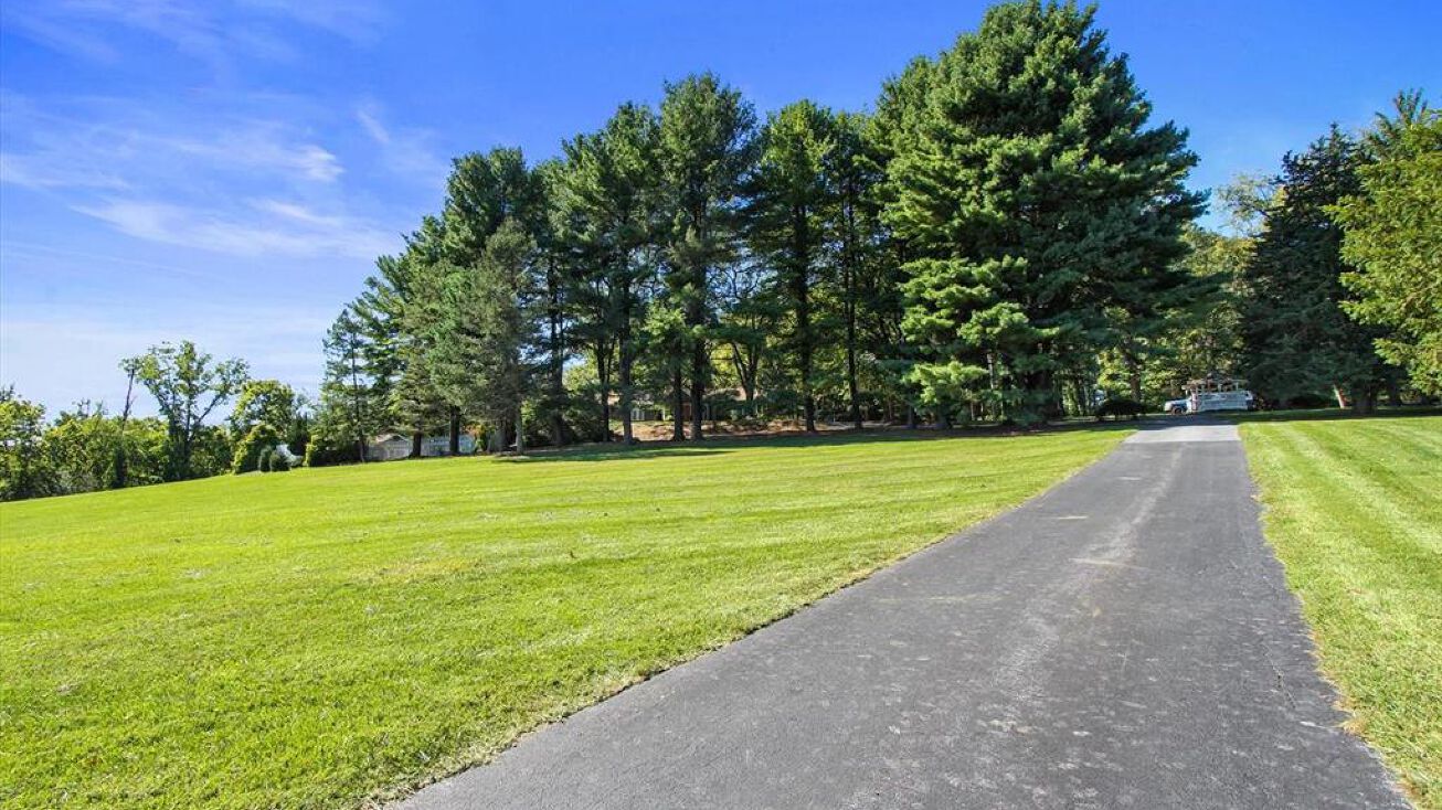 3598 E Harrisburg Pike, Middletown, PA 17057