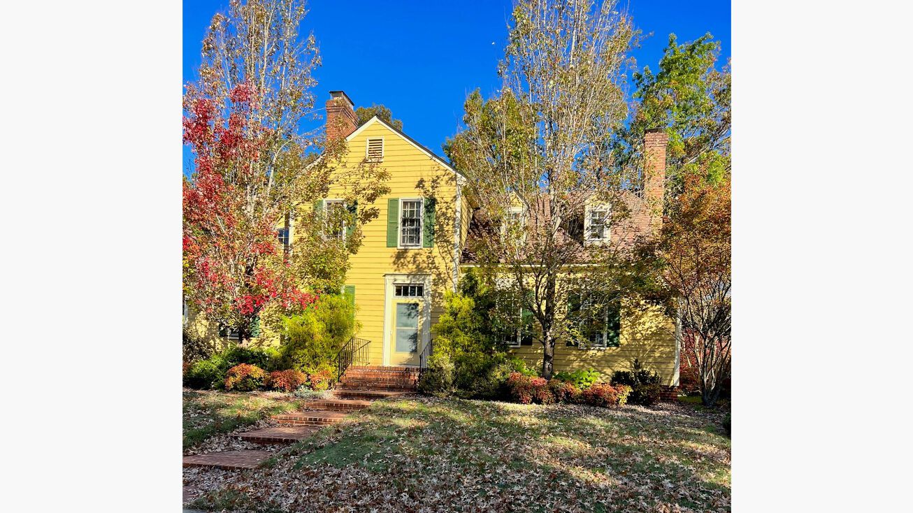 2309 Commonwealth Dr, Charlottesville, VA 22901