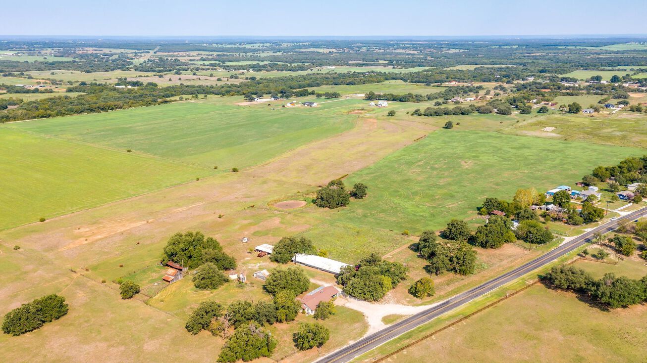 300 S Caddo St, Lipan, TX 76462