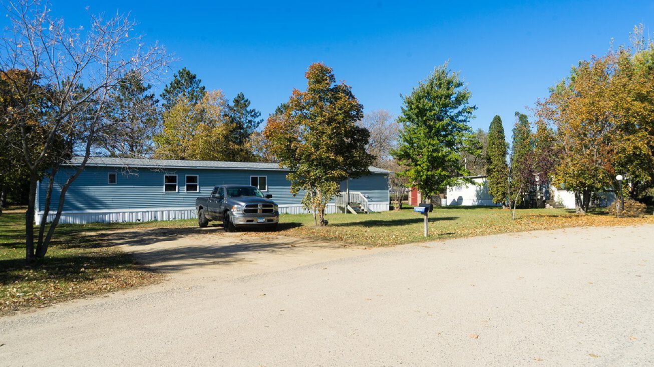 102 NE Clark Dr, Verndale, MN 56481