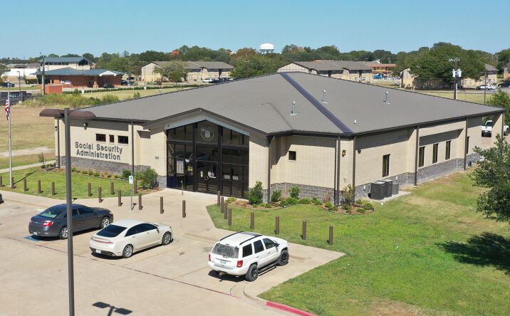 Pictures of Office property located at 221 S 45th St, Corsicana, TX 75110 for comps - image #1
