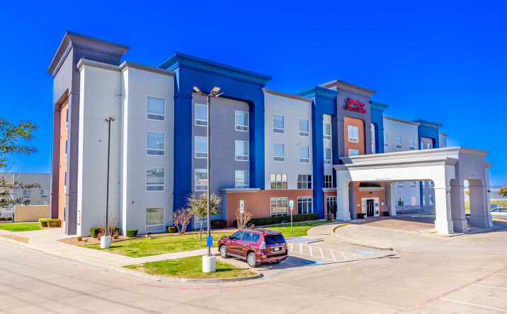Pictures of Hospitality property located at 2700 Green Oaks Rd, Fort Worth, TX 76116 for sales - image #1