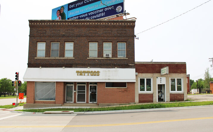 Pictures of Mixed Use, Multifamily, Office, Retail property located at 501 W 4th St, Waterloo, IA 50701 for sales - image #1